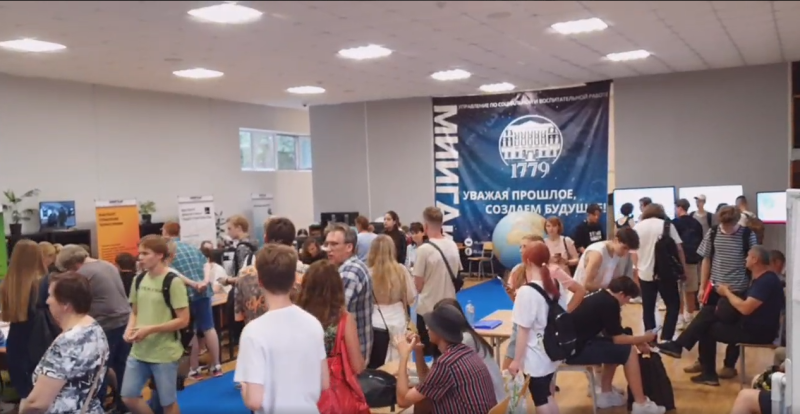 Поступай как знаешь. Почти 600 тыс. выпускников зачислят в вузы на бюджет