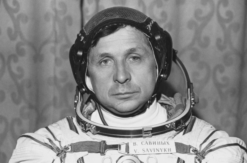 85 лет - и 252 дня из них в космосе! «Комсомольская правда» поздравляет с юбилеем легендарного космонавта, академика РАН Виктора Савиных