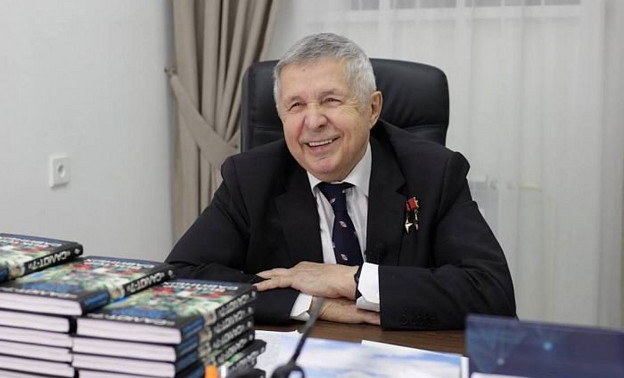 Почётный гражданин Кирова Виктор Савиных отмечает 85-летие
