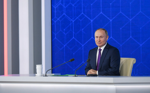 Президент России Владимир Путин провел ежегодную 17-ю пресс-конференцию для журналистов